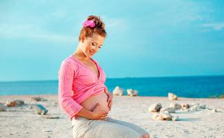 Hur man solar och simmar korrekt under graviditetens första trimester