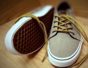 Hur man tar bort lukt från skor Hur man blir av med lukt från nya skor